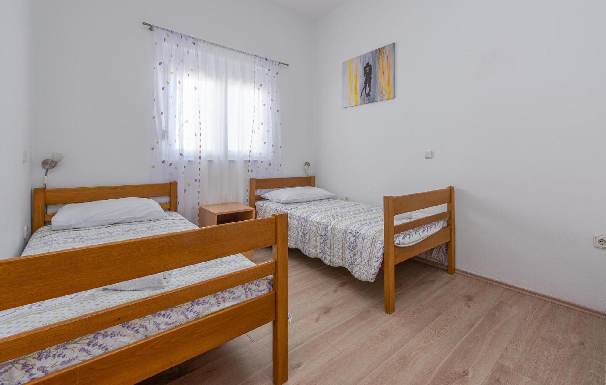 Beautiful Apartment In Maslenica With Kitchen Екстериор снимка