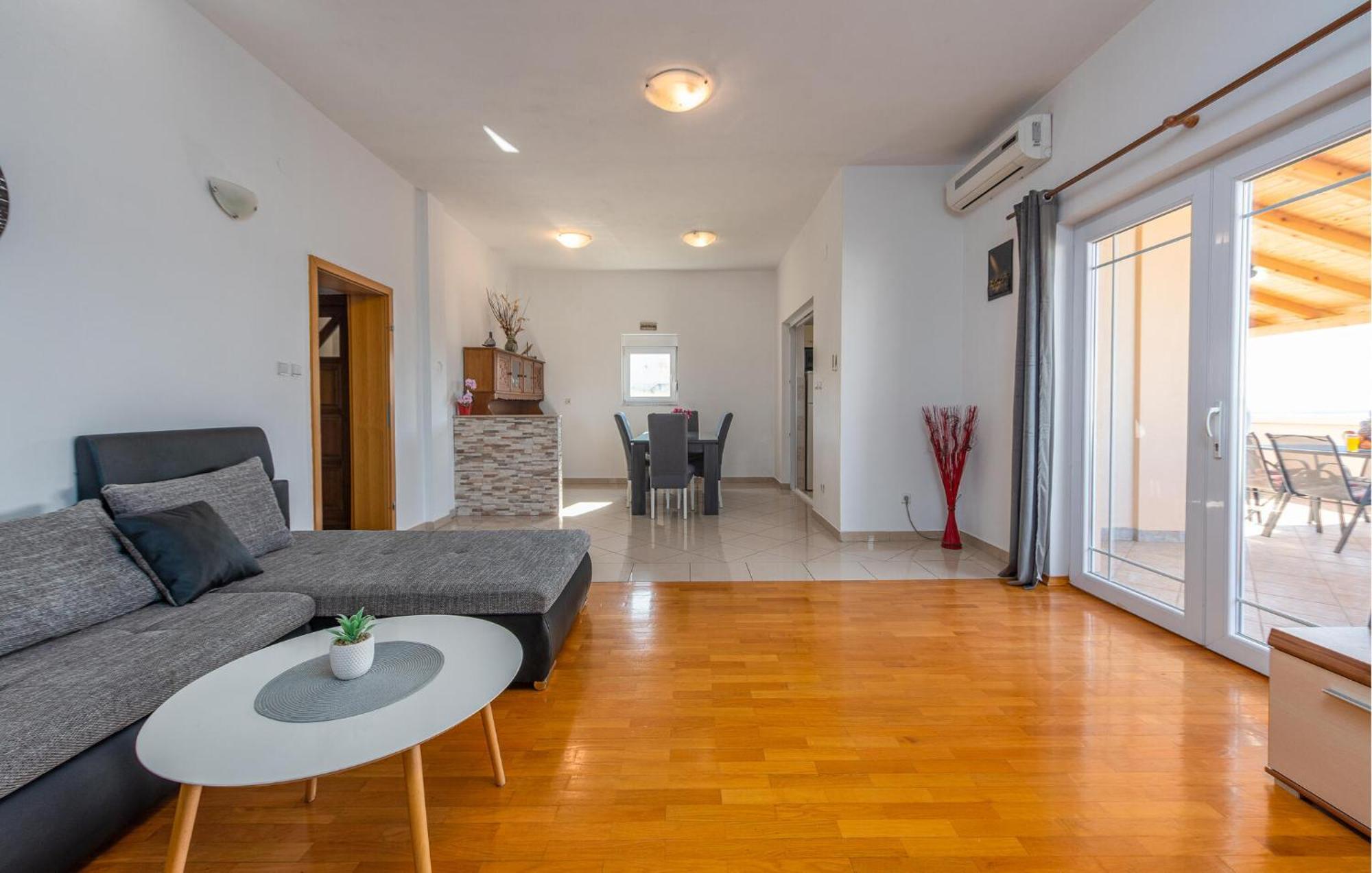 Beautiful Apartment In Maslenica With Kitchen Екстериор снимка